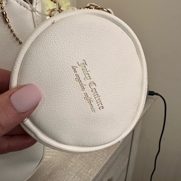 Juicy Couture White Shoulder Bag Exclusive - Picture 4 of 6